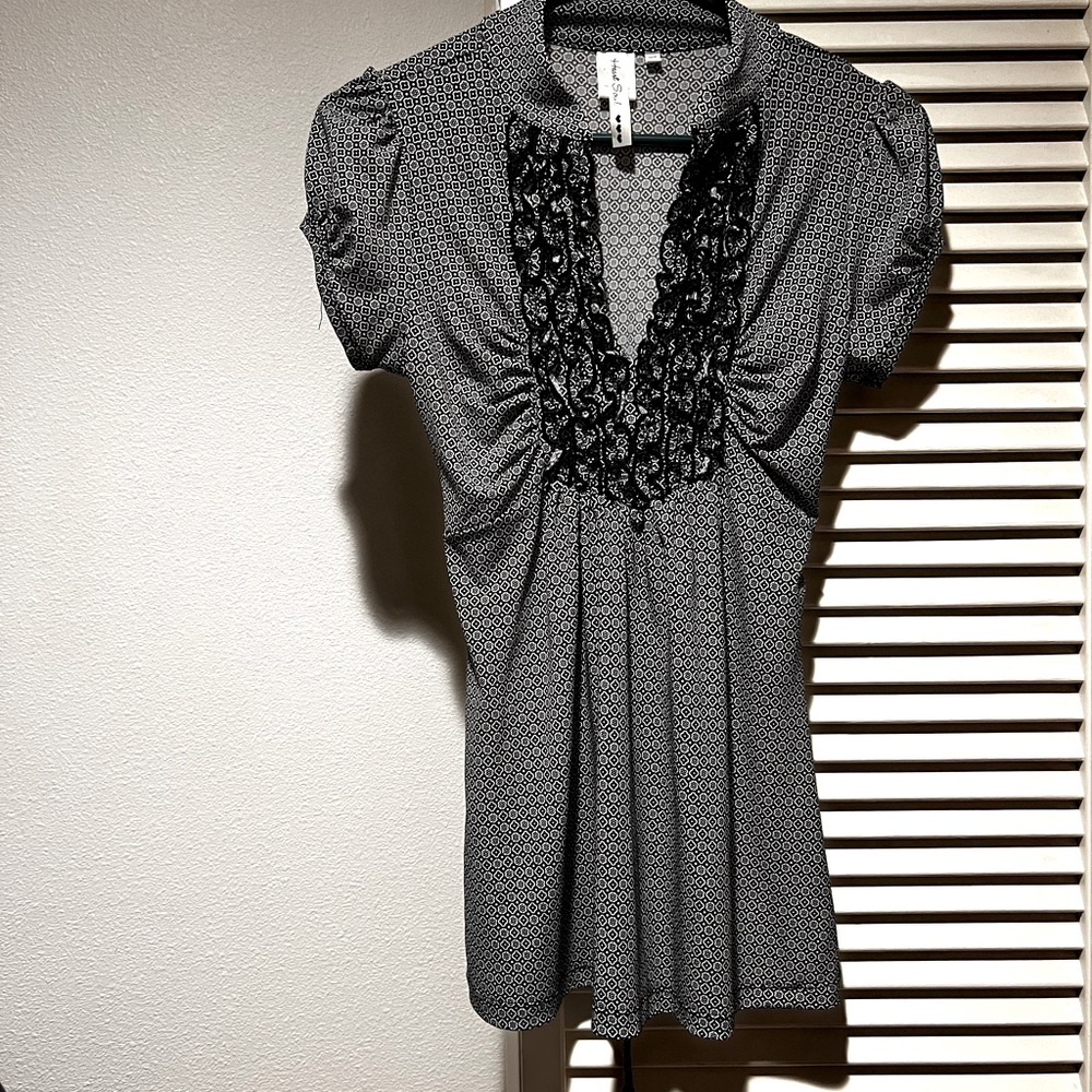 Women’s top size Medium